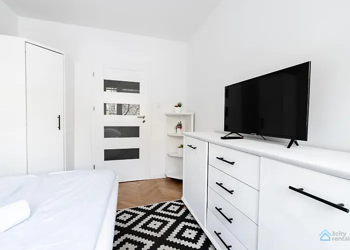 Elegant 3City Apartment In Gdansk With Parking By Noclegi Renters