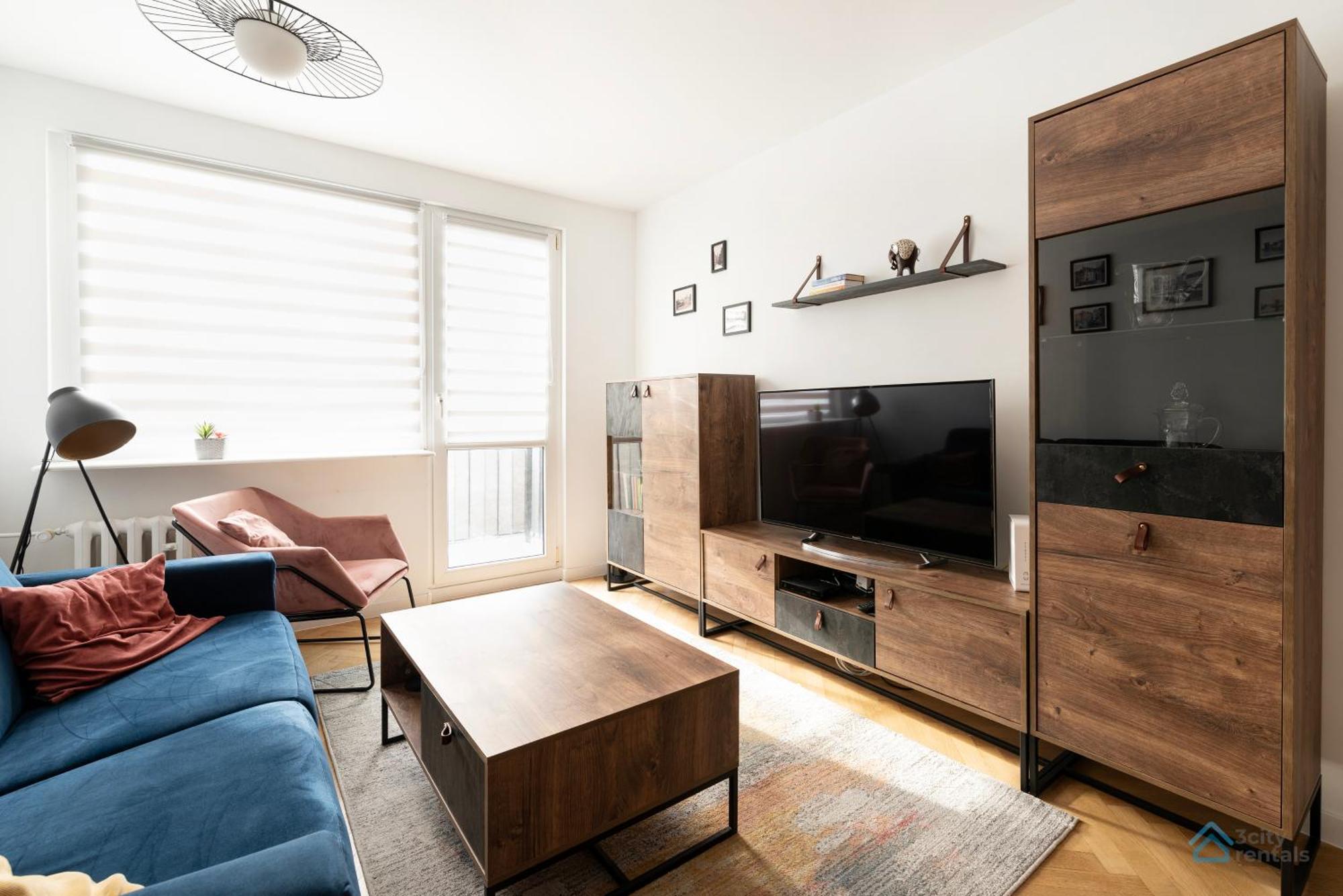 Elegant 3city In With Parking By Renters Apartment